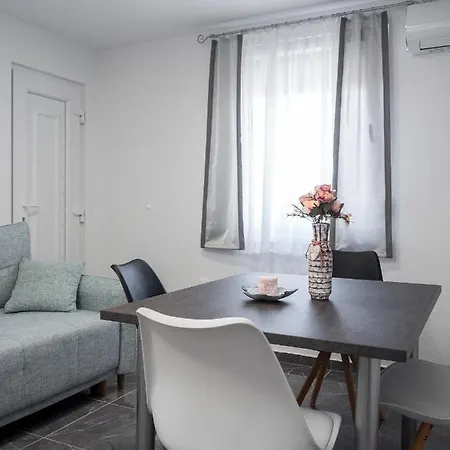 Apartman Sandra * Trogir